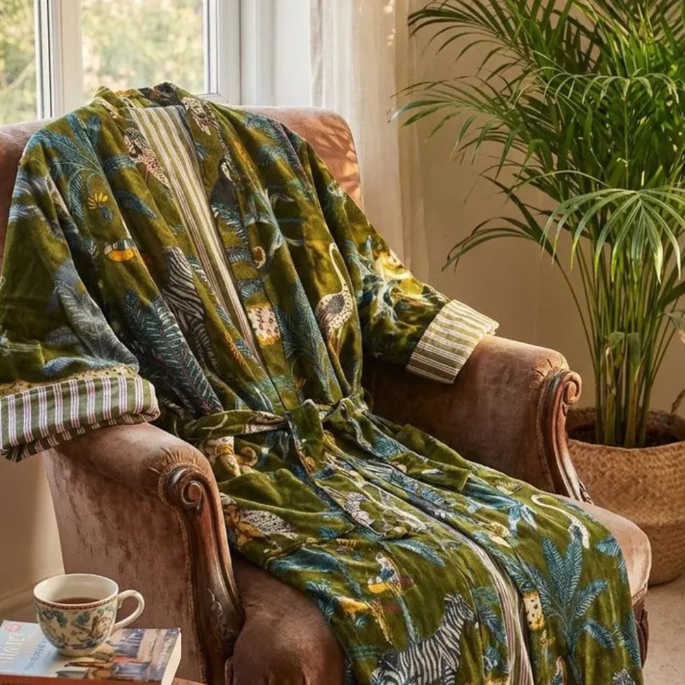 SWAP SHOP EXCLUSIVE Boutique Jungle Print Velvet Kimono Robe Morning Tea Coat